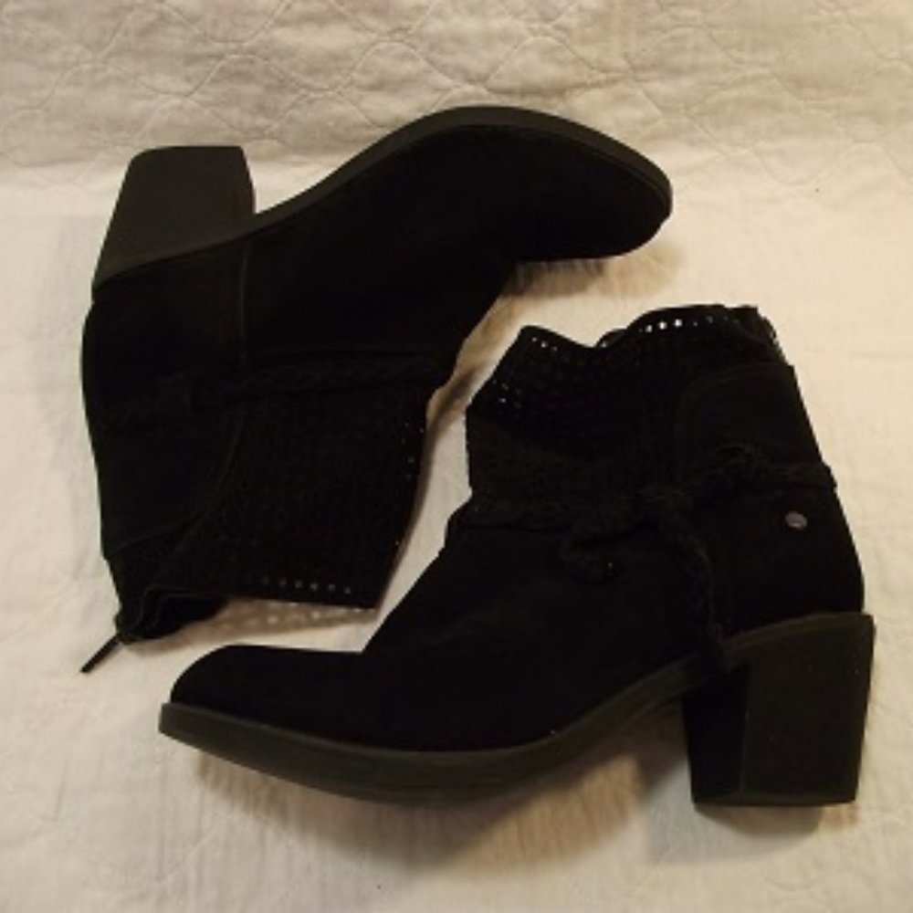 PENNINGTONS Womens heeled ankle Boot, Sz 9W